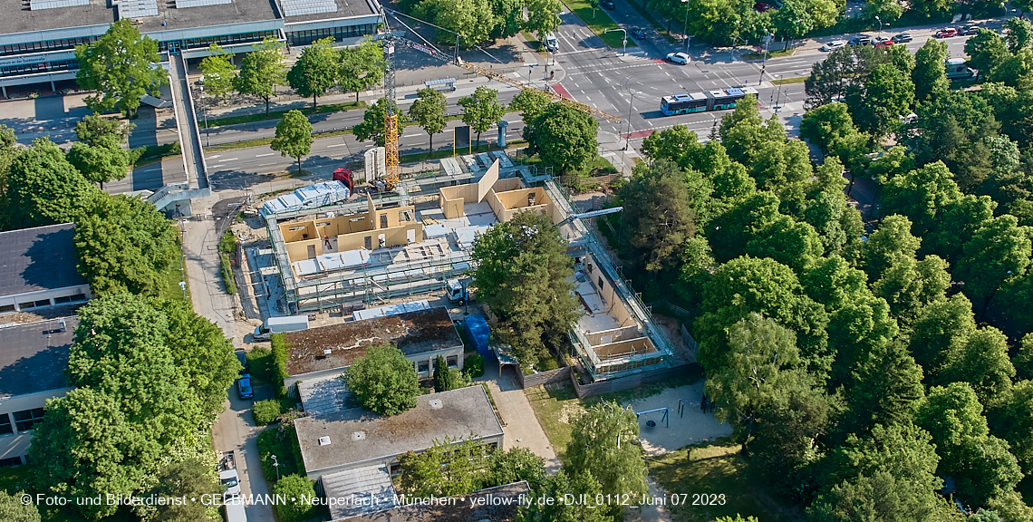 07.06.2023 - aktuelle Fotos von der »<strong><i>Baustelle zum Hort für Kinder</i></strong>« in Neuperlach in München